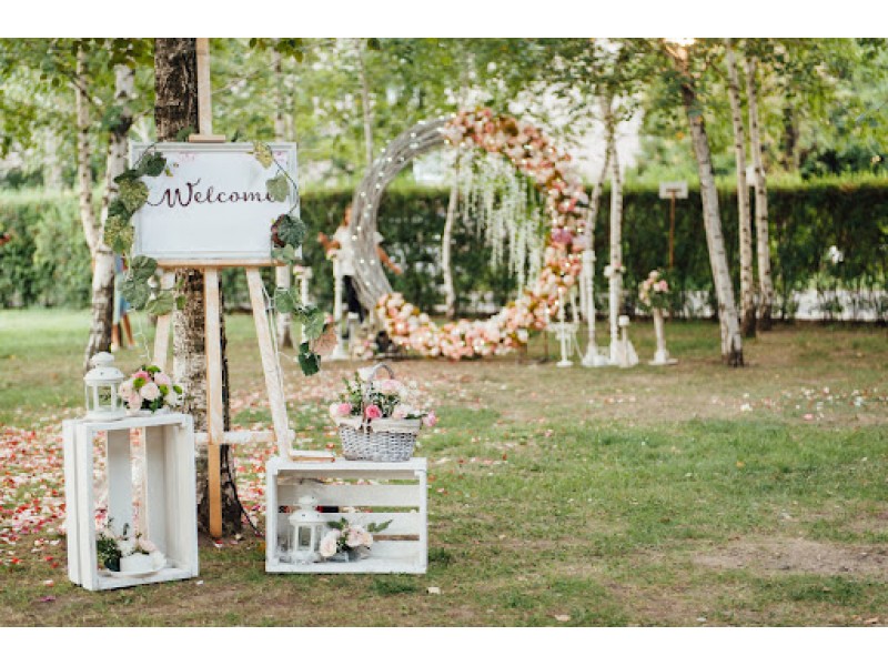 Your Guide to Wedding Signage